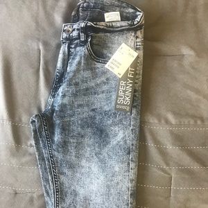 New with Tags Super Skinny Jeans (30)